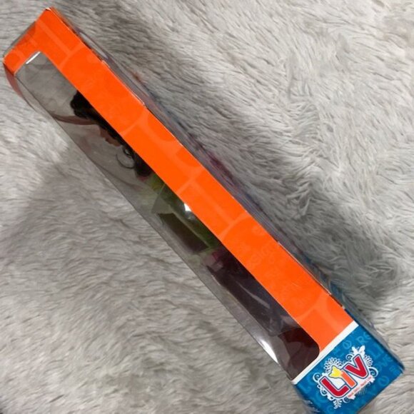 Liv ALEXIS School's Out Doll w/ Hairbrush & Changeable Wig - Picture 7 of 12